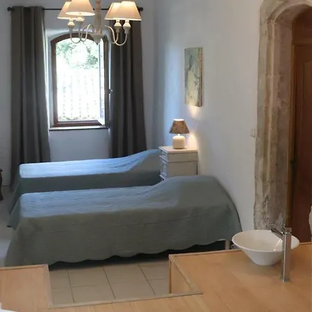 Mas Provencale Datant De 1738 Avec Piscine
